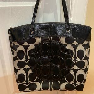 Coach Laura Signature Tote